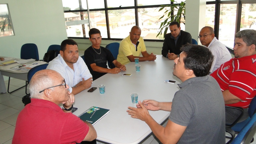 <b>Vereadores participam de reunião com empresários do Coimbra FC</b>